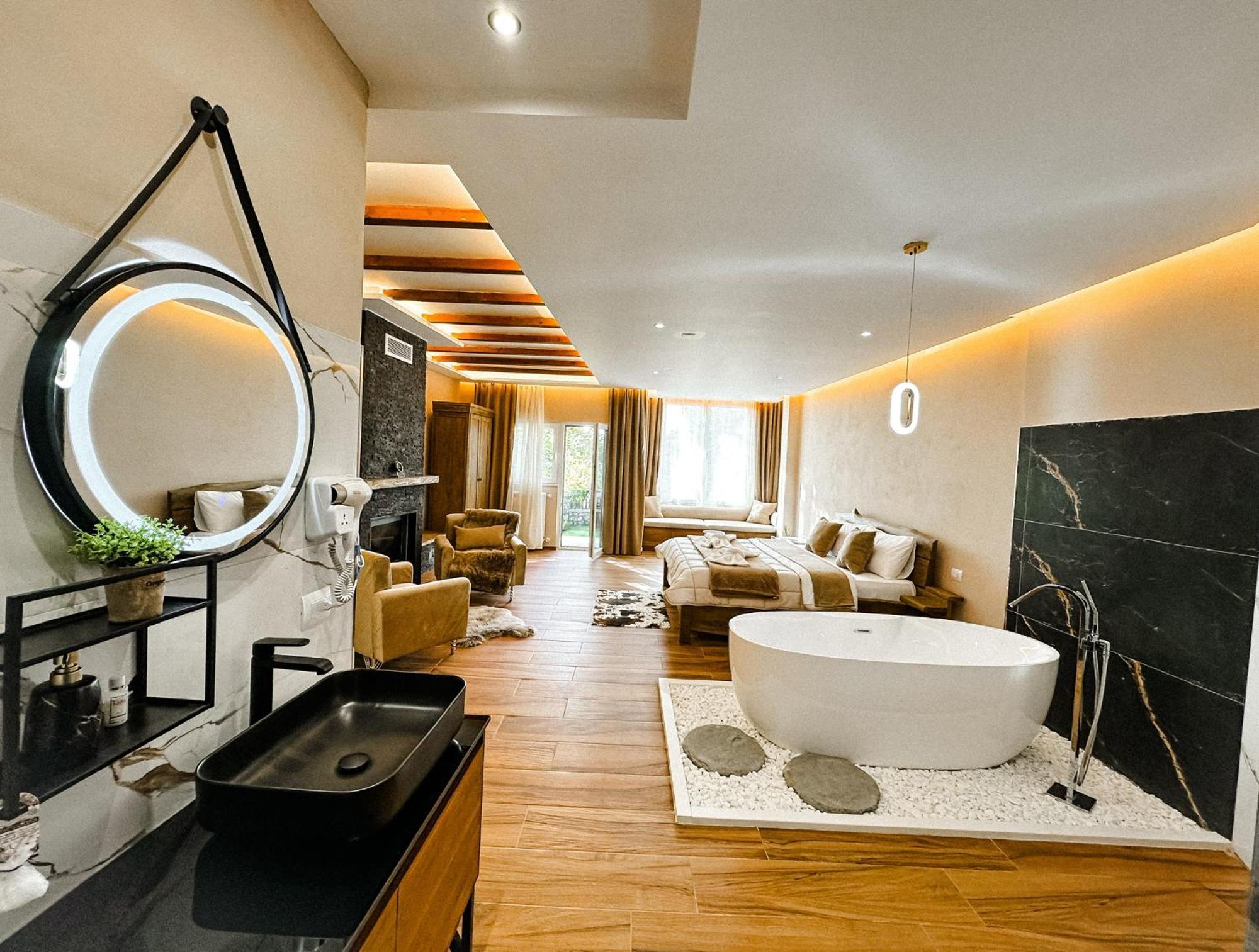 Vila Alpini Razem Luaran gambar